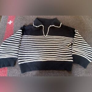 Commense Black and White Striped V‑Neck Collared Sweater